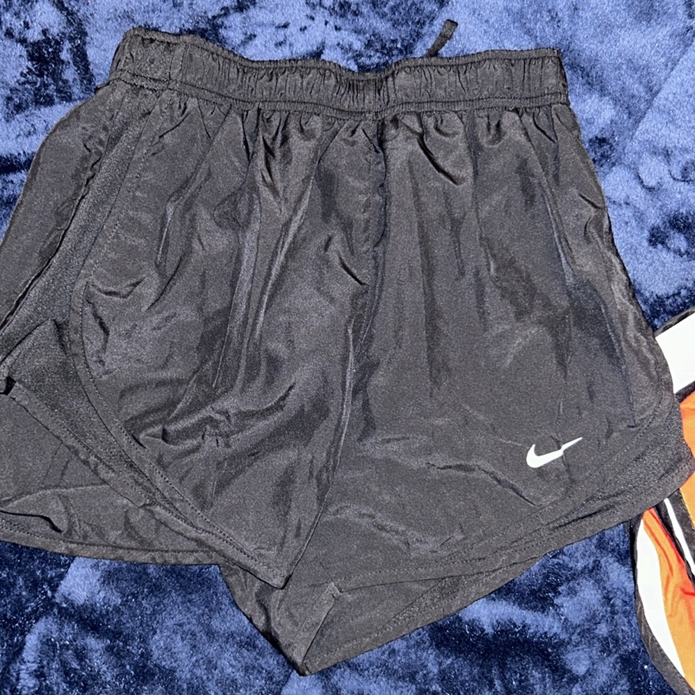 Nike running shorts bundle - Picture 3 of 6